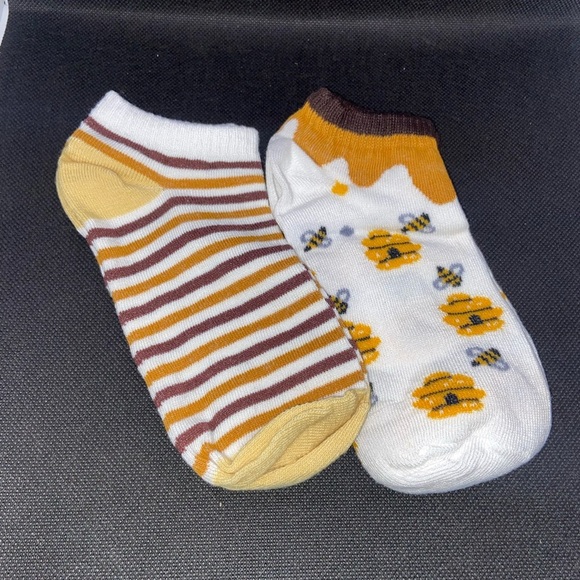 NIP 2 Pack Bee and Stripe Pattern Socks - Picture 3 of 6